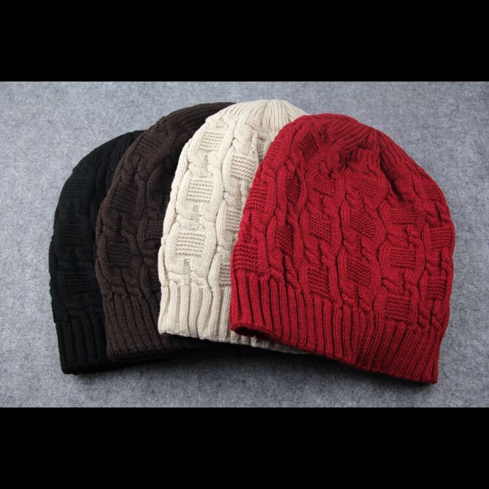 Red slouch knitted hat beanie - Picture 3 of 6